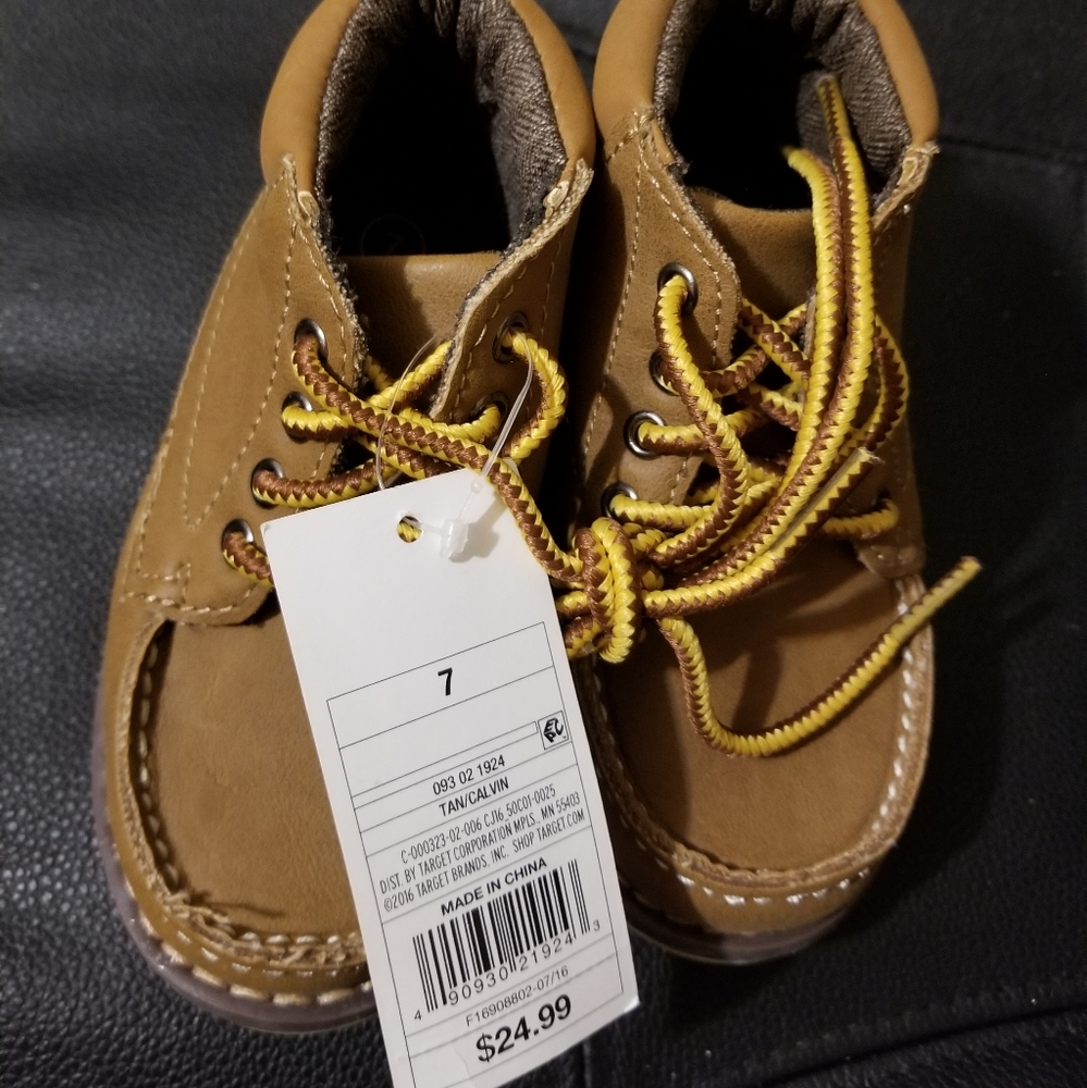 Shoes - Picture 2 of 5